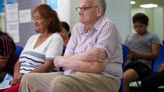 La Administración Nacional de la Seguridad Social (ANSES) dio a conocer el calendario para saber qué día cobrarán los jubilados y pensionados.