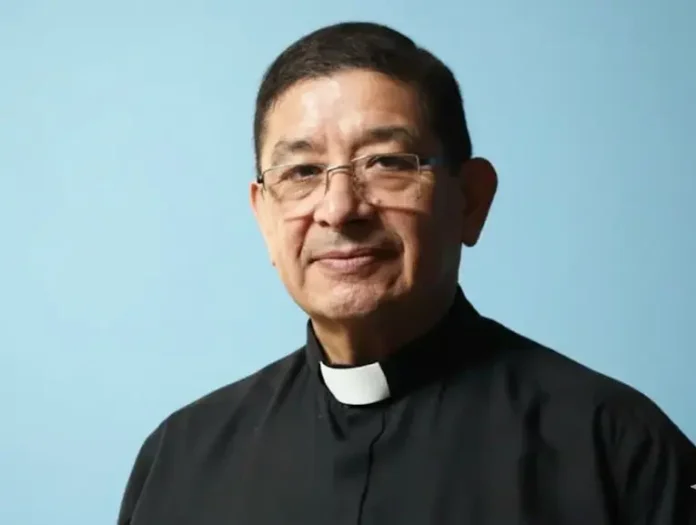 Padre Enzo Romero
