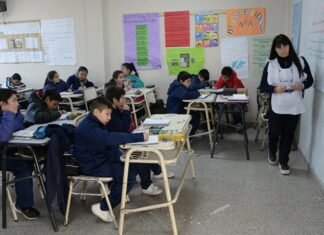 Paritaria docente: AMET y UDT aceptaron la suba del 11%