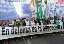 Docentes Universitarios denuncian sueldos de $250 mil y sin paritarias