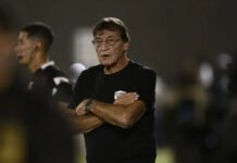 El gesto de Falcioni que se volvió viral (video)