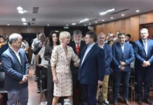 Distinguieron a Catalina Lonac por su trayectoria educativa y empresarial.