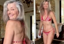 La modelo Paulina Porizkova, presume su figura en bikini a los 61 años