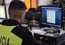 Revelan los chats de los policías acusados de secuestrar a un joven.
