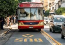El aplauso de los que no viajan en bondi.