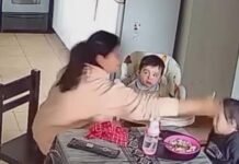 Una madre filmo a la niñera, como le pegaba a su hija.