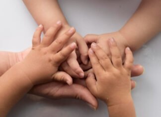 Siete niños tucumanos buscan una familia adoptiva.