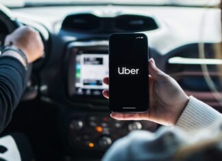 En Mar del Plata los concejales libertarios quieren crear una tasa para Uber.