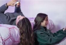 Retos virales en adolescentes: la presión por encajar que se impone en las redes sociales.