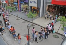 La UCA advirtió que baja el desempleo, pero crece la precariedad laboral.