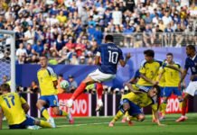 Francia goleó 3-0 a Suecia y jugará ante Paraguay en octavos (video).