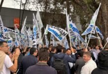 Crece la tensión en el Banco Hipotecario: trabajadores salieron a la calle en Yerba Buena..