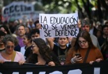 Las universidades se paralizan en todo el país, frente a un nuevo reclamo por salarios.