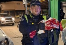 Abandonaron un bebé en una plaza.