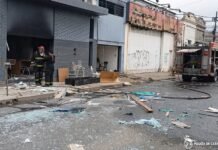 Tucumanos incendiaron un local en pleno centro de Catamarca.