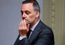 Adorni ante la justicia: presentó su descargo patrimonial.