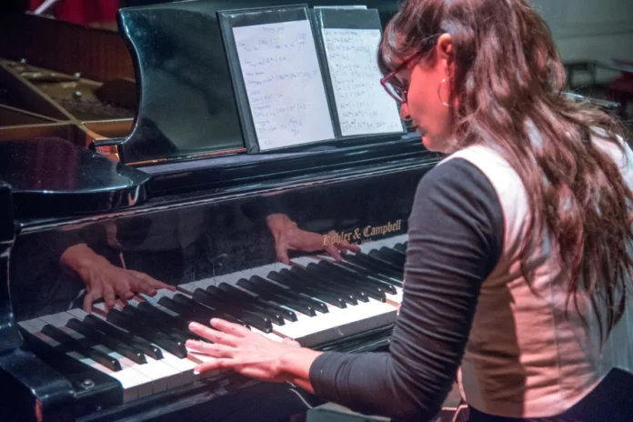 piano sobre ruedas