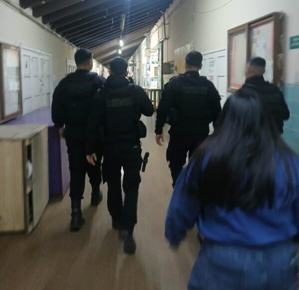 policia de jaldo en la unt