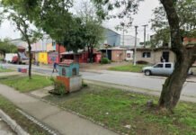 Brutal ataque con machete a una familia en plena calle.