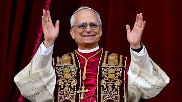 images (1) El Vaticano confirmó este martes 13 de octubre que el papa León XIV tiene cáncer de pulmón, luego de una intervención quirúrgica.